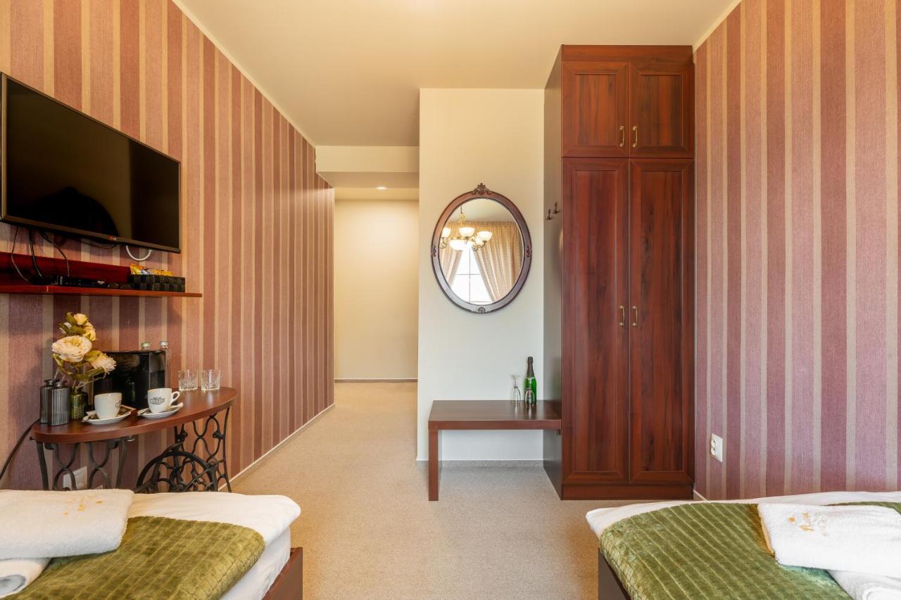 Hotel Plumlov Mostkovice Esterno foto
