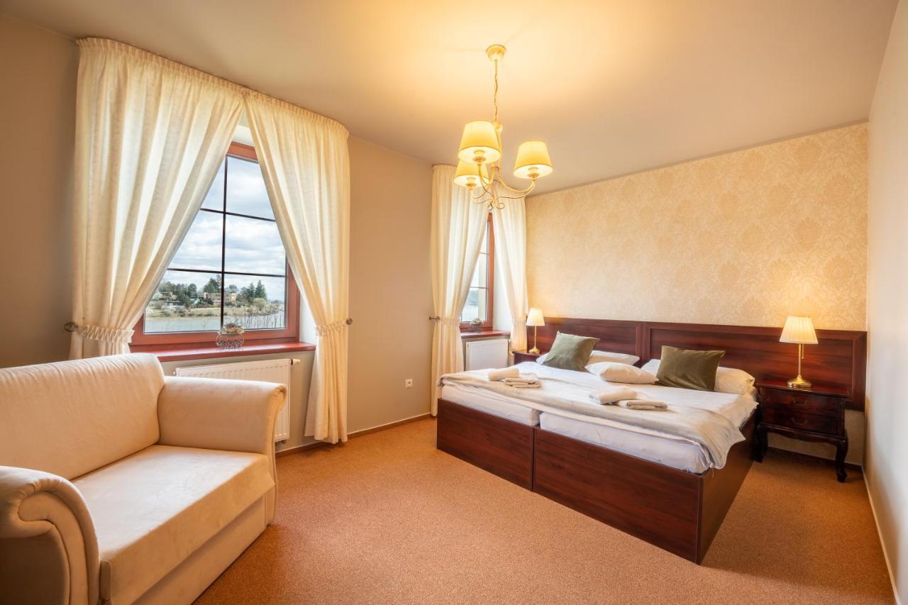 Hotel Plumlov Mostkovice Esterno foto