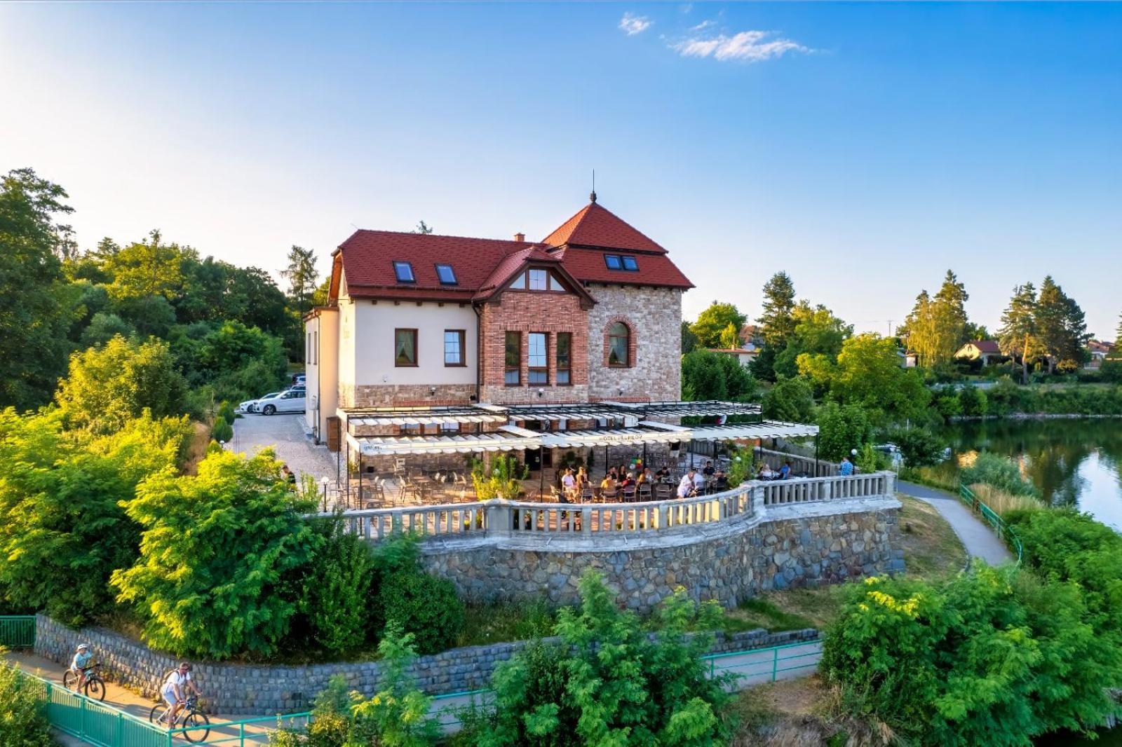 Hotel Plumlov Mostkovice Esterno foto
