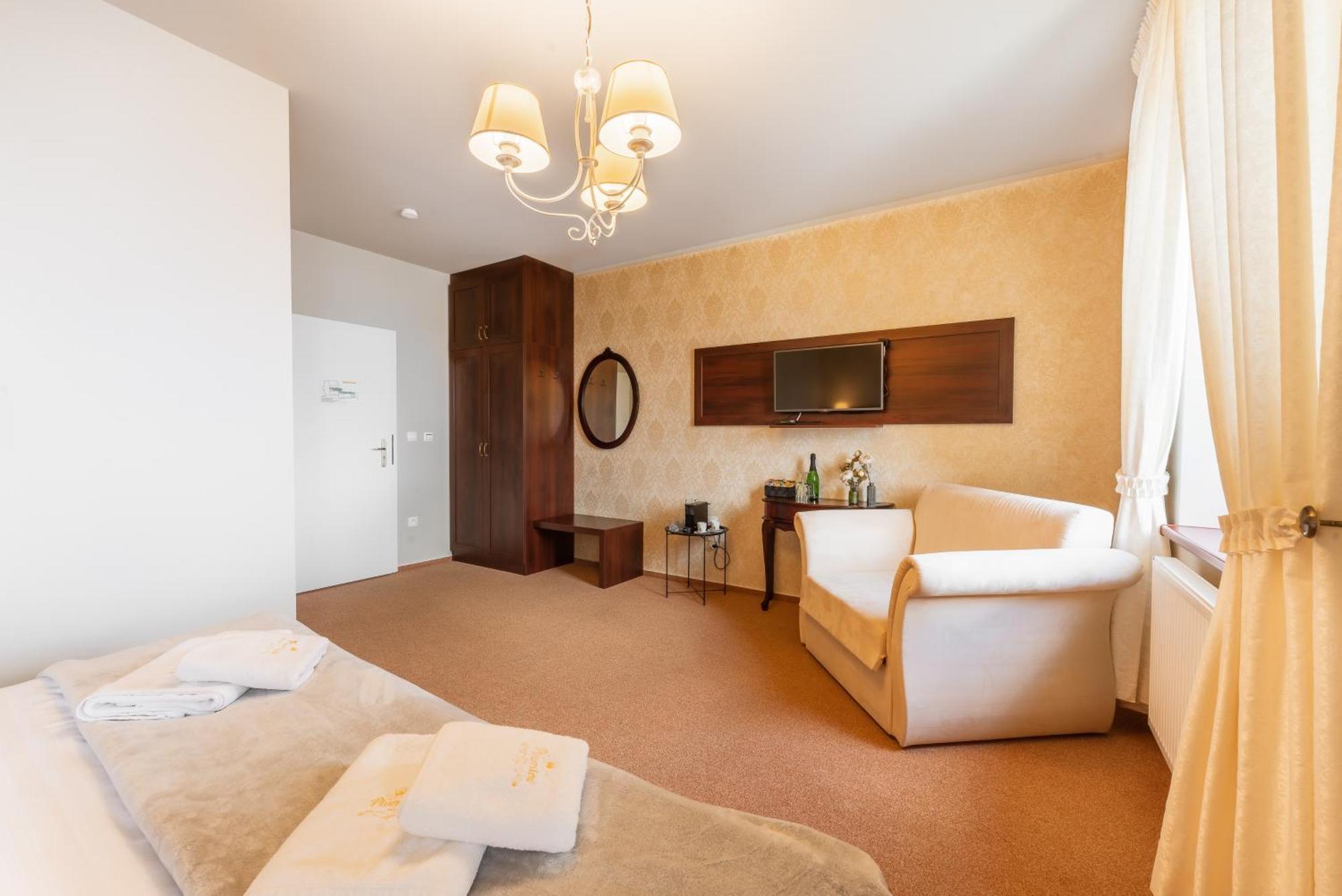 Hotel Plumlov Mostkovice Esterno foto